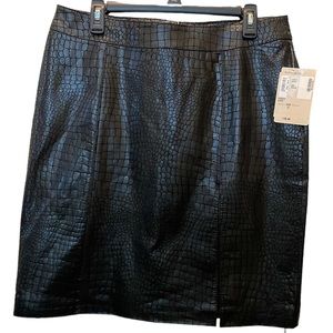 NWT 100% Black Leather Skirt with Front Split Women’s size 12 Crocodile Print